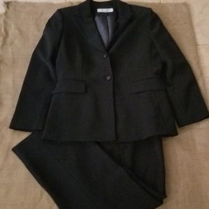 Pantsuit - Professional Look - Wear to work